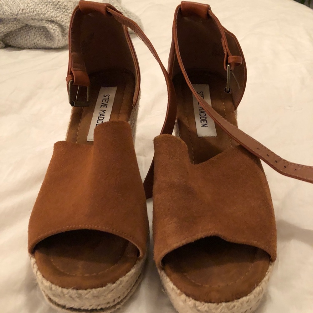 Tan Steve Madden espadrilles